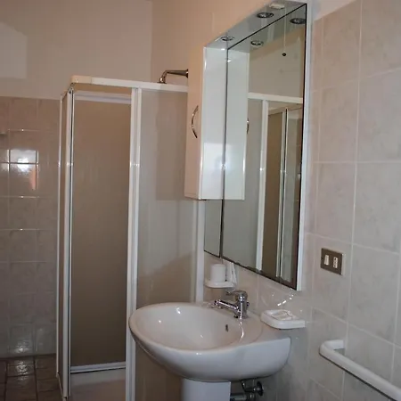 La Scogliera 住宿加早餐酒店 3*